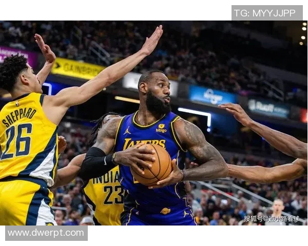 步行者与湖人激战第四节精彩瞬间回顾与分析