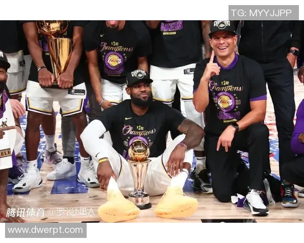 湖人队勒布朗·詹姆斯在奥斯汀·里夫斯生计之夜后，用认可之声停息买卖风闻